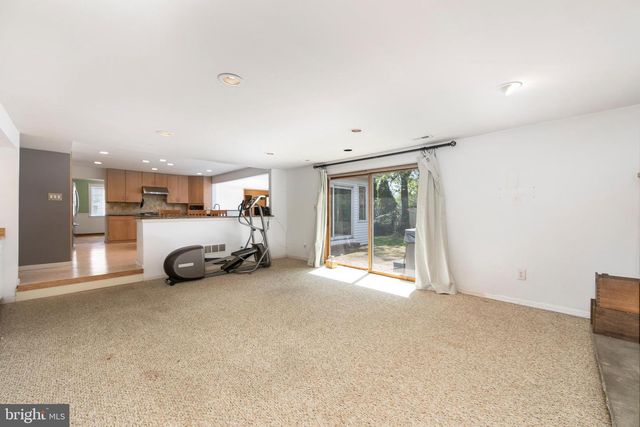 1624 CROWN POINT LN, Cherry Hill, NJ 08003