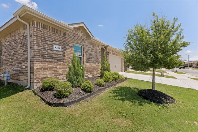 9704 Calhoun Falls Drive, Fort Worth, TX 76108