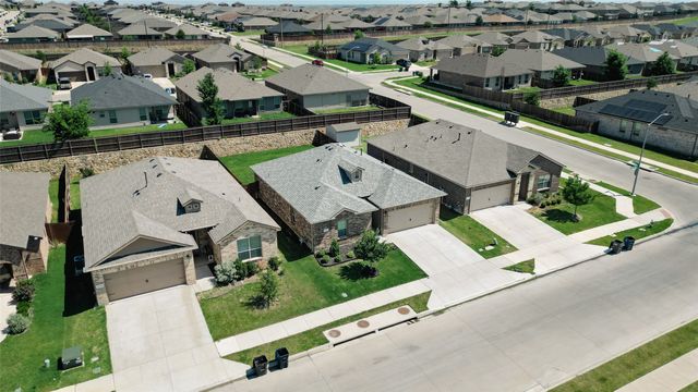 9704 Calhoun Falls Drive, Fort Worth, TX 76108
