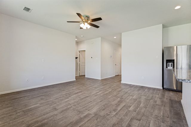 9704 Calhoun Falls Drive, Fort Worth, TX 76108