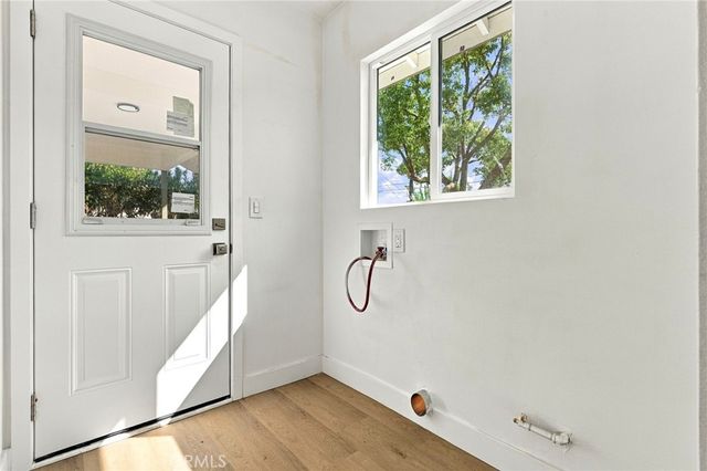 6324 Tampa Avenue, Tarzana, CA 91335