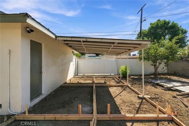 6324 Tampa Avenue, Tarzana, CA 91335