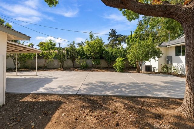 6324 Tampa Avenue, Tarzana, CA 91335