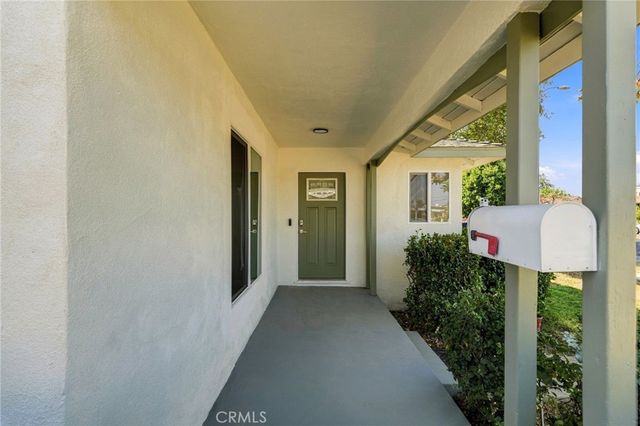 6324 Tampa Avenue, Tarzana, CA 91335