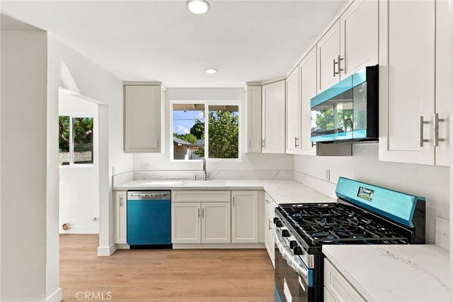 6324 Tampa Avenue, Tarzana, CA 91335