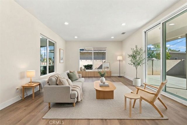 6324 Tampa Avenue, Tarzana, CA 91335