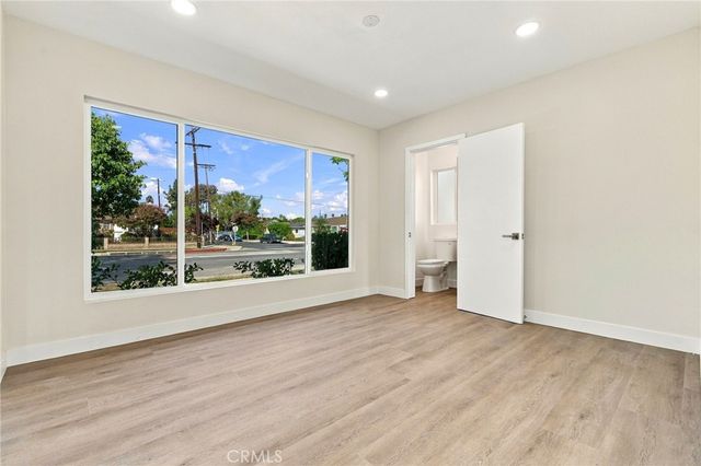 6324 Tampa Avenue, Tarzana, CA 91335