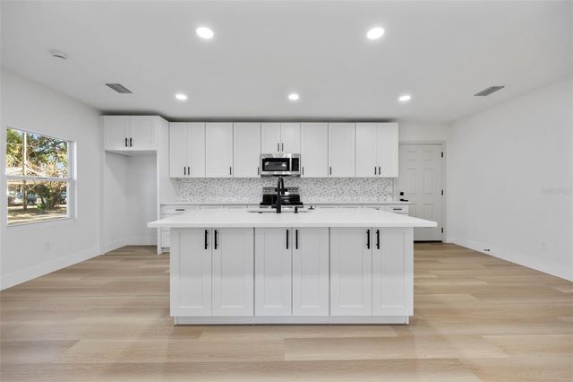 4012 N CENTRAL AVENUE, Tampa, FL 33603