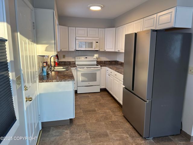 7110 Foothill Drive, Anchorage, AK 99504