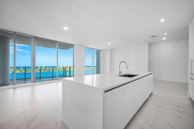 220 Lake Shore Drive 2202, Lake Park, FL 33403
