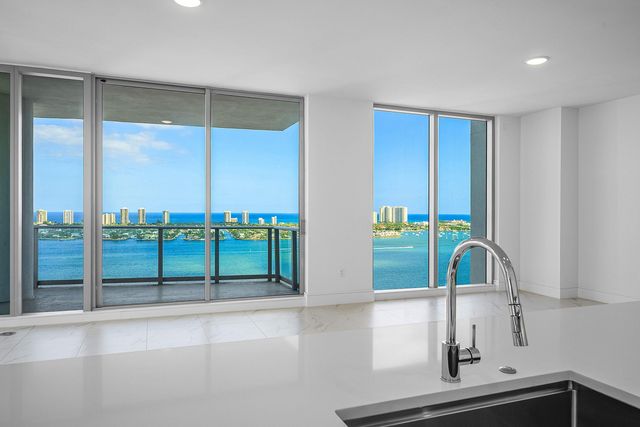 220 Lake Shore Drive 2202, Lake Park, FL 33403