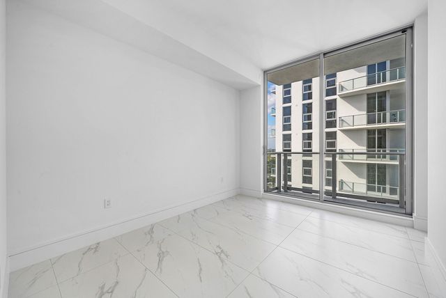 220 Lake Shore Drive 2202, Lake Park, FL 33403