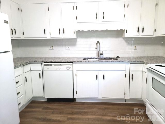 2141 Selwyn Avenue 111, Charlotte, NC 28207