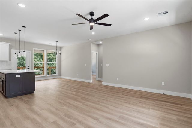 5 Greetham Lane, Bella Vista, AR 72714