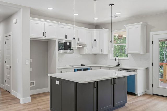 5 Greetham Lane, Bella Vista, AR 72714