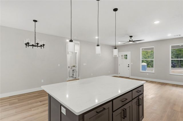5 Greetham Lane, Bella Vista, AR 72714