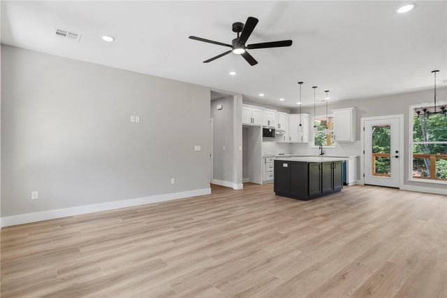 5 Greetham Lane, Bella Vista, AR 72714