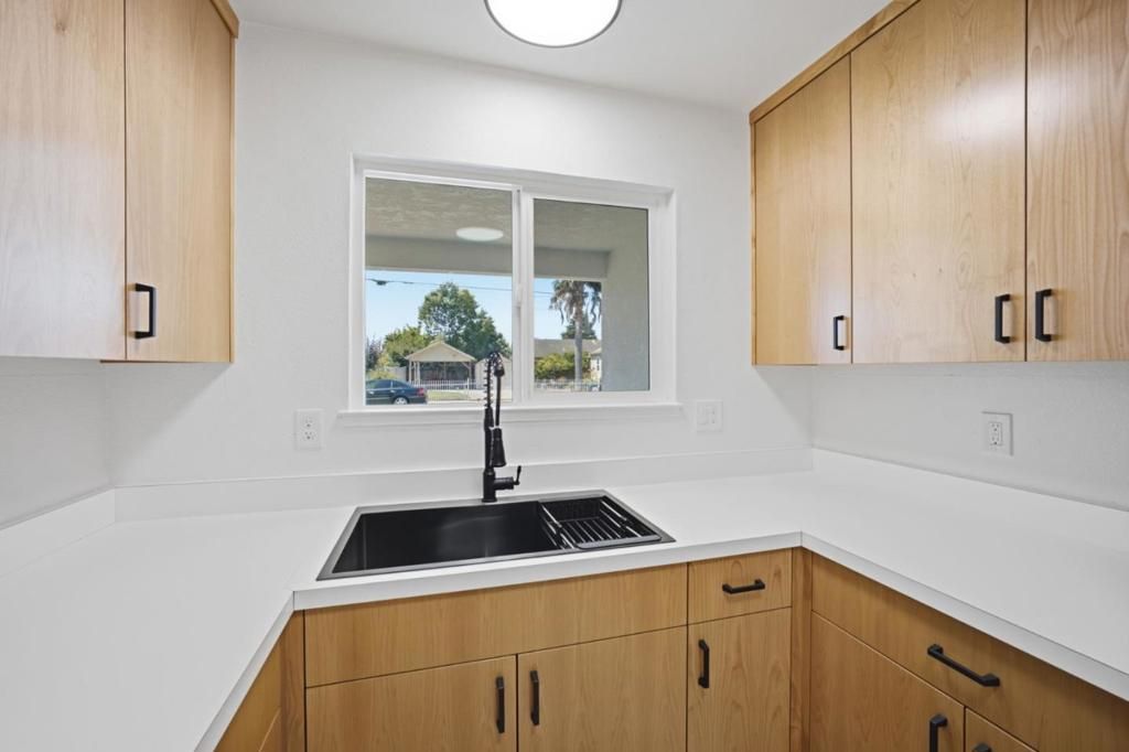 Image 12 of property listing at 450 Beck Street, Watsonville, CA 95076