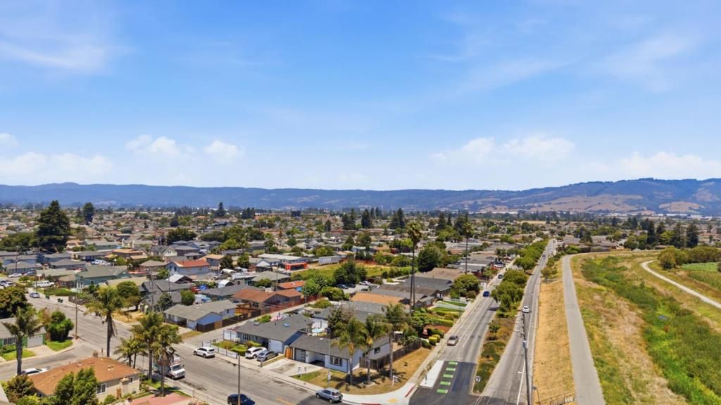 Image 9 of property listing at 450 Beck Street, Watsonville, CA 95076