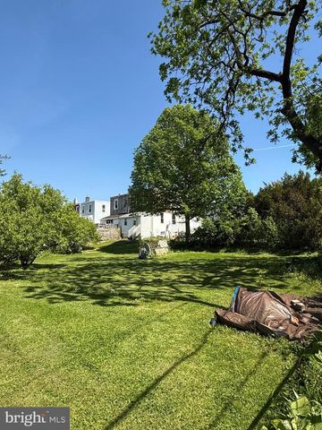32 S 12TH ST, Darby, PA 19023