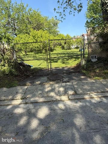 32 S 12TH ST, Darby, PA 19023