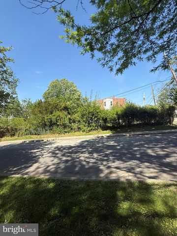 32 S 12TH ST, Darby, PA 19023
