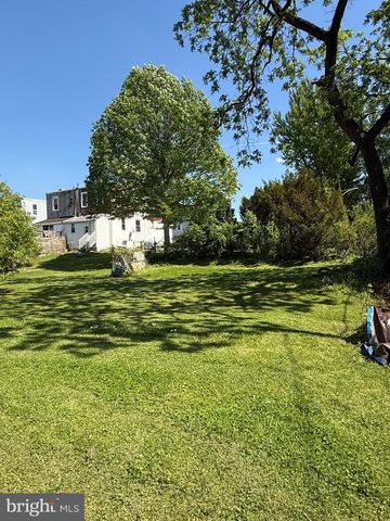 32 S 12TH ST, Darby, PA 19023