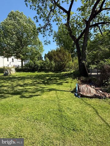 32 S 12TH ST, Darby, PA 19023