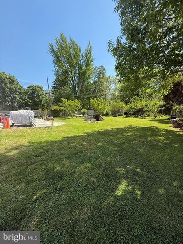 32 S 12TH ST, Darby, PA 19023