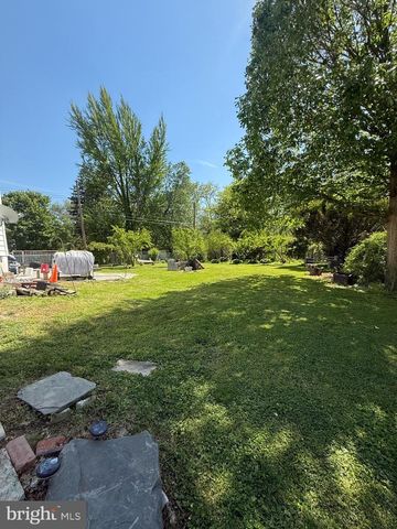 32 S 12TH ST, Darby, PA 19023