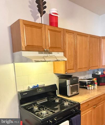 32 S 12TH ST, Darby, PA 19023