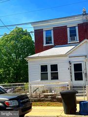 32 S 12TH ST, Darby, PA 19023
