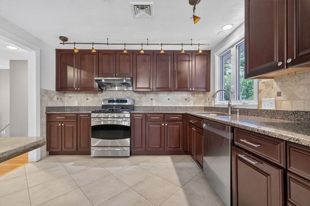 81 Alder Rd, Westwood, MA 02090