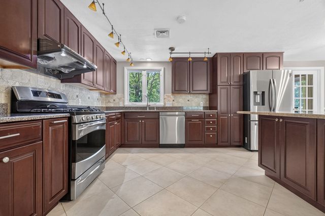 81 Alder Rd, Westwood, MA 02090
