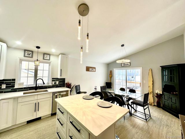 25 Clinton Street, Middletown, NY 10940