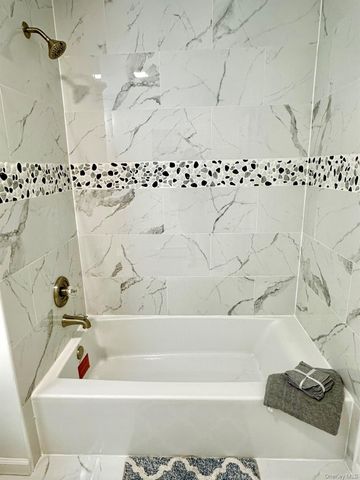 25 Clinton Street, Middletown, NY 10940