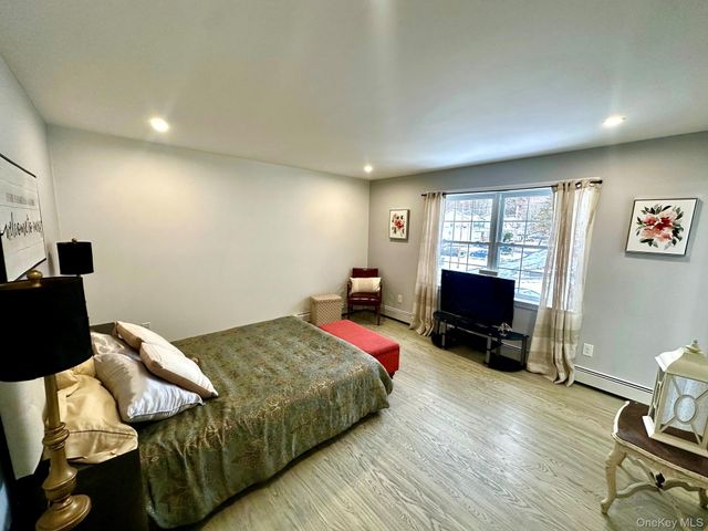 25 Clinton Street, Middletown, NY 10940