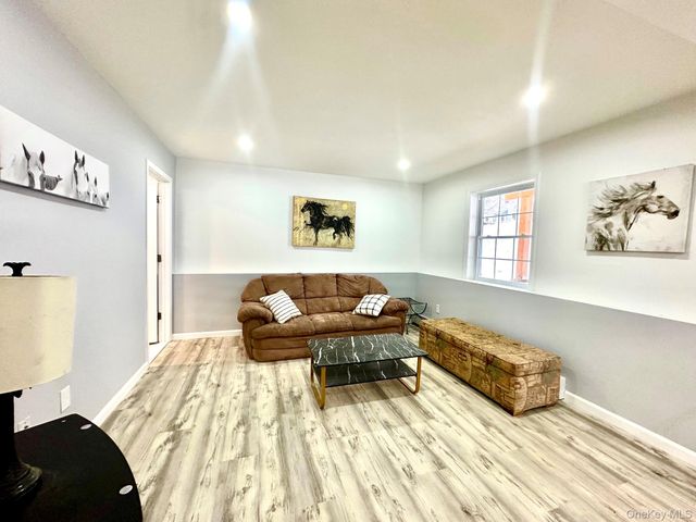 25 Clinton Street, Middletown, NY 10940