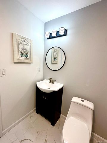 25 Clinton Street, Middletown, NY 10940