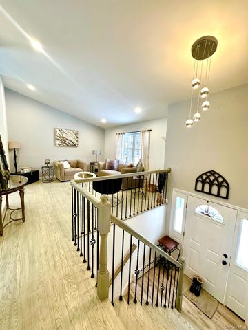 25 Clinton Street, Middletown, NY 10940