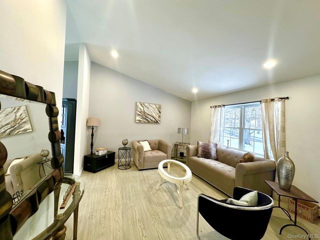 25 Clinton Street, Middletown, NY 10940