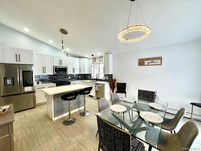 25 Clinton Street, Middletown, NY 10940