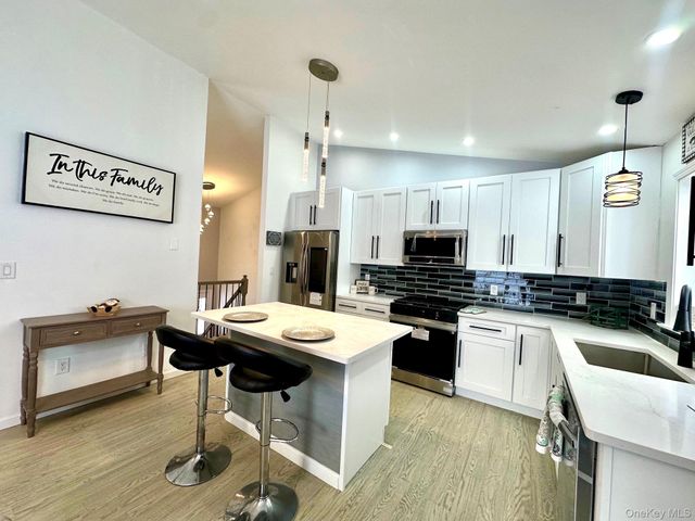 25 Clinton Street, Middletown, NY 10940