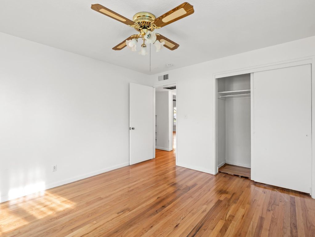 Image 14 of property listing at 732 W Cortland Avenue, Fresno, CA 93705