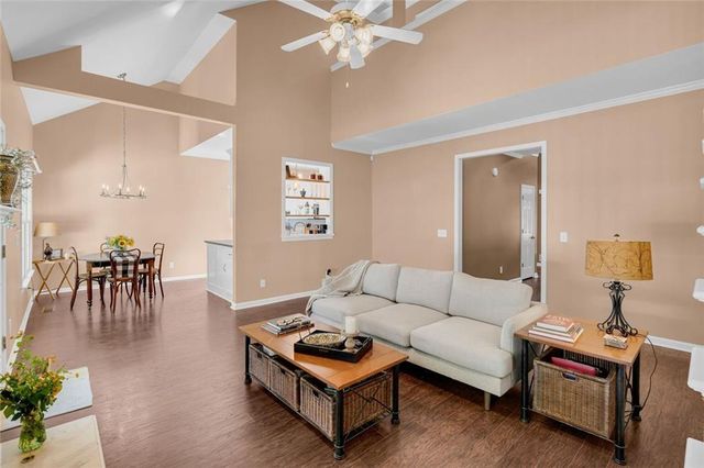 214 Kingsley Way, Woodstock, GA 30188
