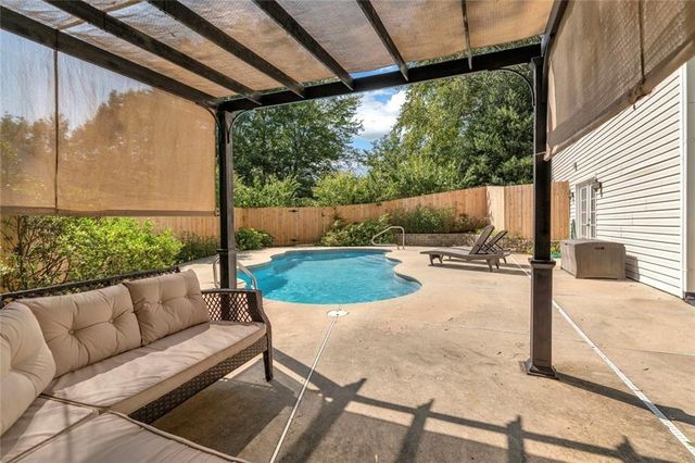 214 Kingsley Way, Woodstock, GA 30188