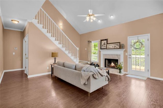 214 Kingsley Way, Woodstock, GA 30188