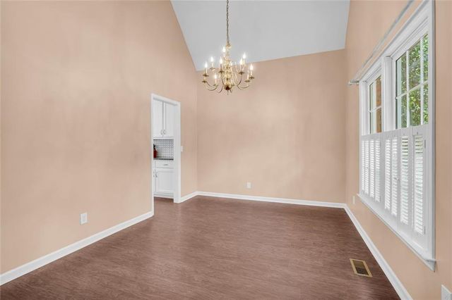 214 Kingsley Way, Woodstock, GA 30188