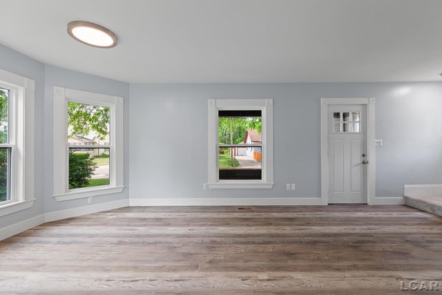 138 E Robinson Street, Jackson, MI 49203