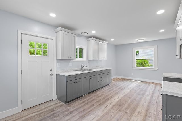 138 E Robinson Street, Jackson, MI 49203